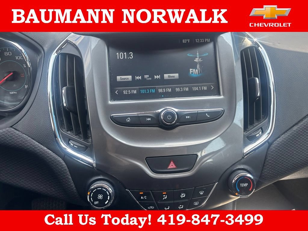 Used 2017 Chevrolet Cruze LT FWD image 23