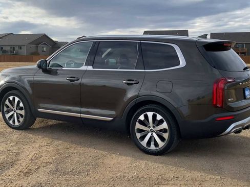 Used 2021 Kia Telluride EX w/ EX Premium Package image 6