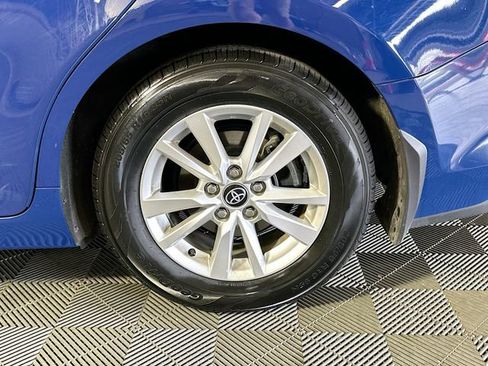 Used 2025 Toyota Camry LE image 28