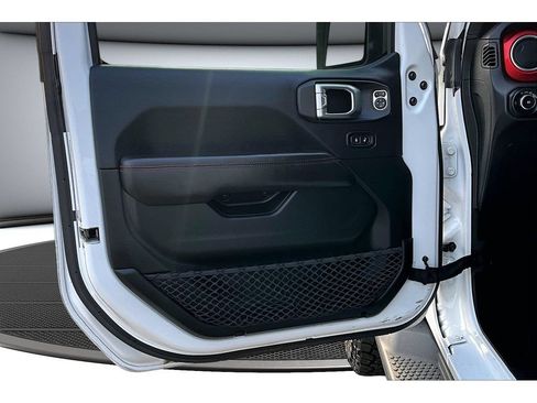 Used 2018 Jeep Wrangler Unlimited Rubicon AWD/4WD image 32
