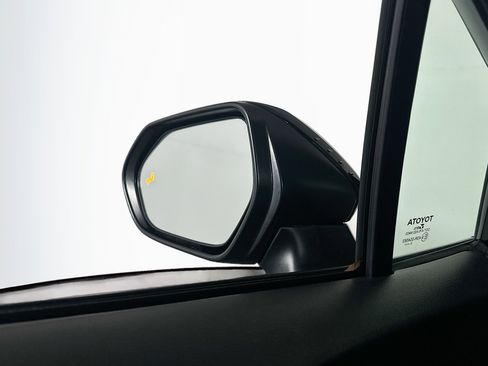 Used 2026 Toyota Corolla LE FWD image 16