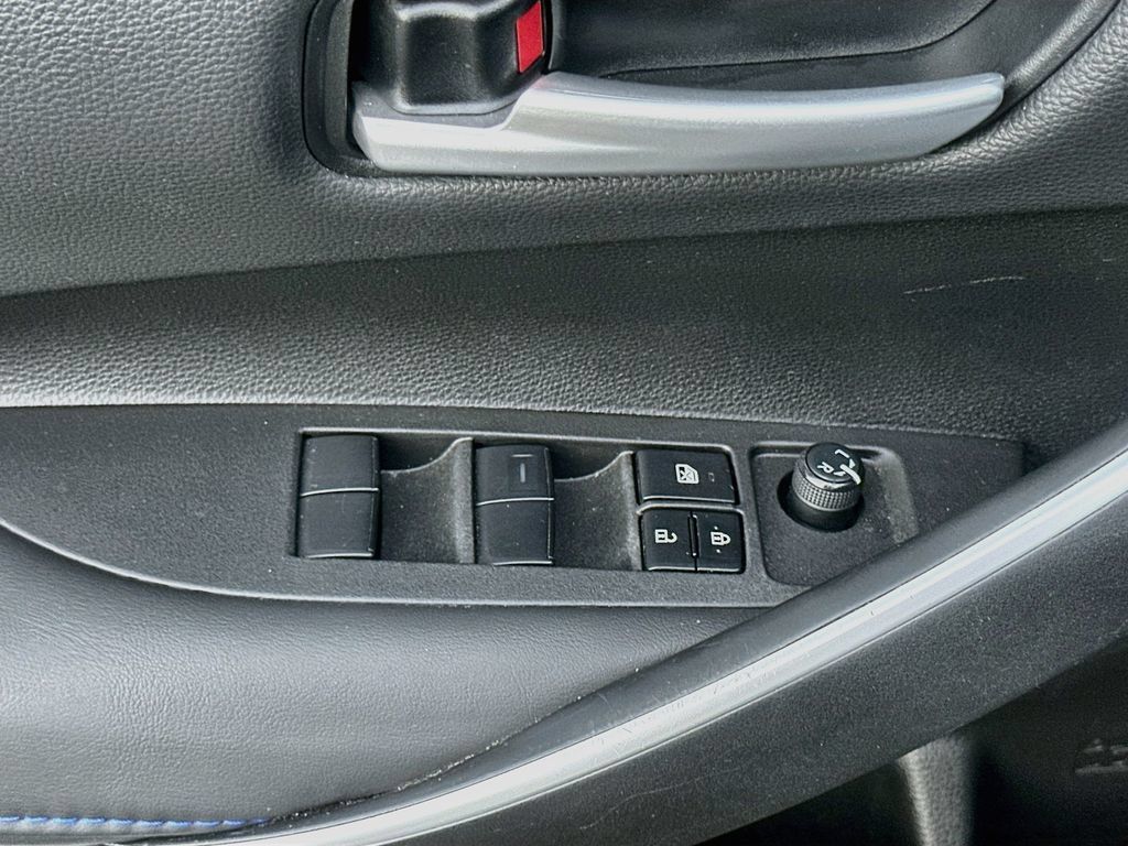 Used 2022 Toyota Corolla SE FWD image 16