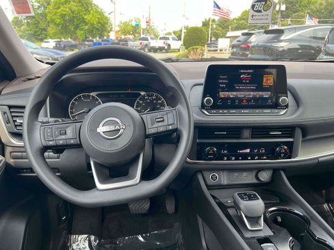 Used 2023 Nissan Rogue SV AWD/4WD image 28