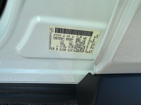 Used 2023 Nissan Rogue SL w/ SL Premium Package image 32