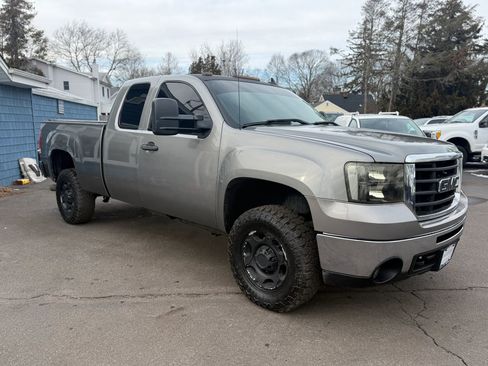 Used 2008 GMC Sierra 2500 SLE w/ SLE2 Preferred Package image 9
