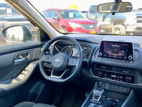 Used 2024 Nissan Rogue SV AWD/4WD image 31