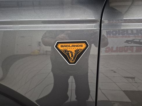 New 2025 Ford Bronco Badlands image 7