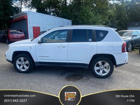 Used 2014 Jeep Compass Latitude AWD/4WD image 3
