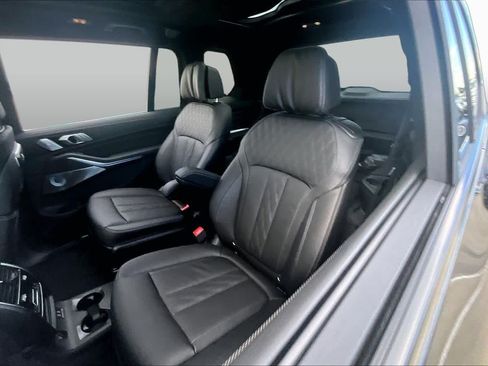 Used 2026 BMW X7 M60i AWD/4WD image 19