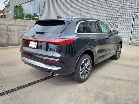 Used 2025 Audi Q5 Premium w/ Convenience Package image 5
