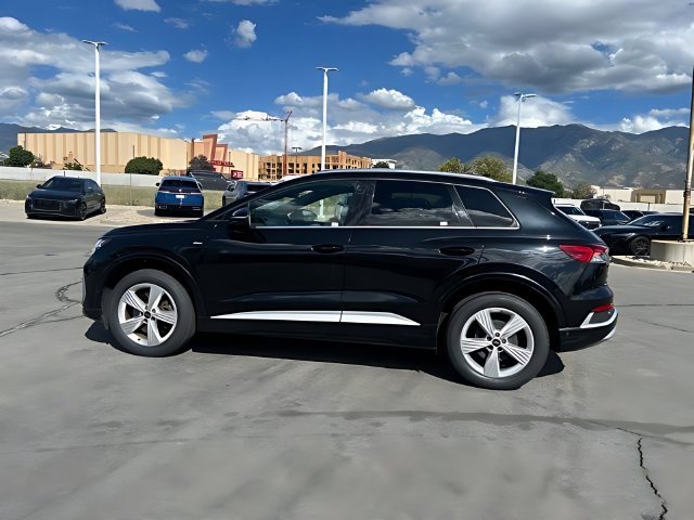 Used 2023 Audi Q4 e-tron Premium Plus w/ Premium Plus AWD/4WD image 6