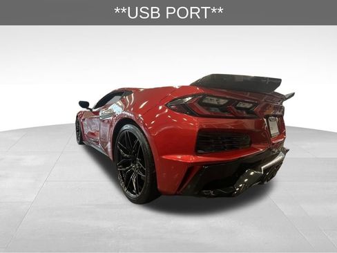 Used 2025 Chevrolet Corvette Z06 RWD image 8