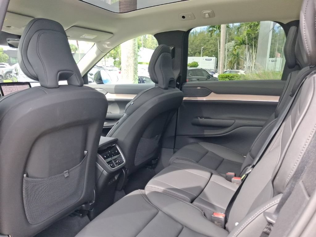 Certified 2025 Volvo EX90 Plus w/ Protection Package Premier AWD/4WD image 7