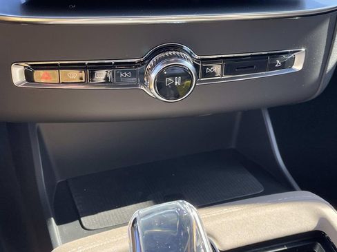 New 2026 Volvo XC90 B5 Plus image 30