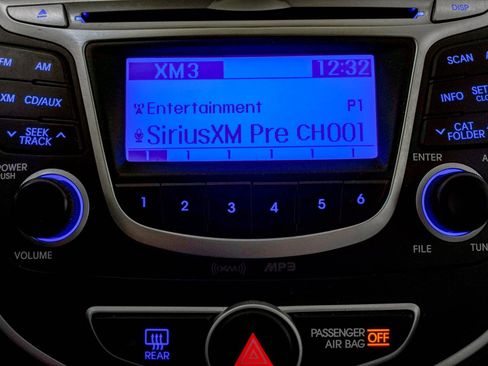 Used 2013 Hyundai Accent GLS image 26