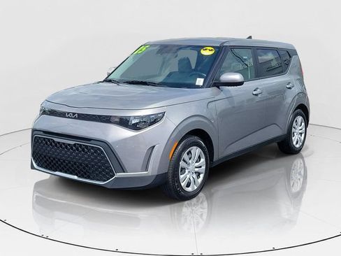 Used 2025 Kia Soul LX FWD image 26
