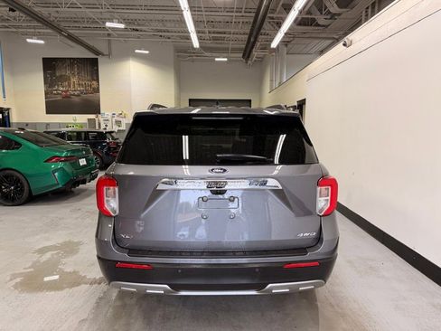 Used 2023 Ford Explorer XLT w/ Equipment Group 202A AWD/4WD image 4