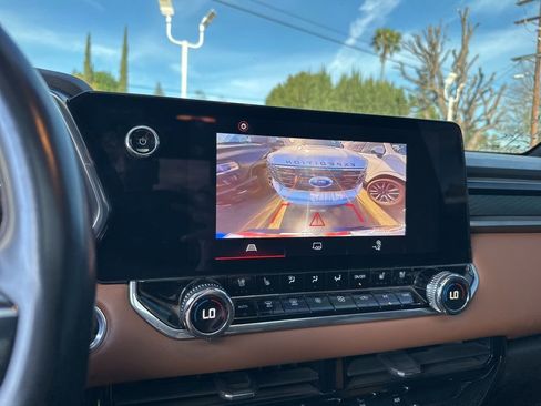 Used 2023 GMC Canyon AT4 w/ AT4 Premium Package image 10