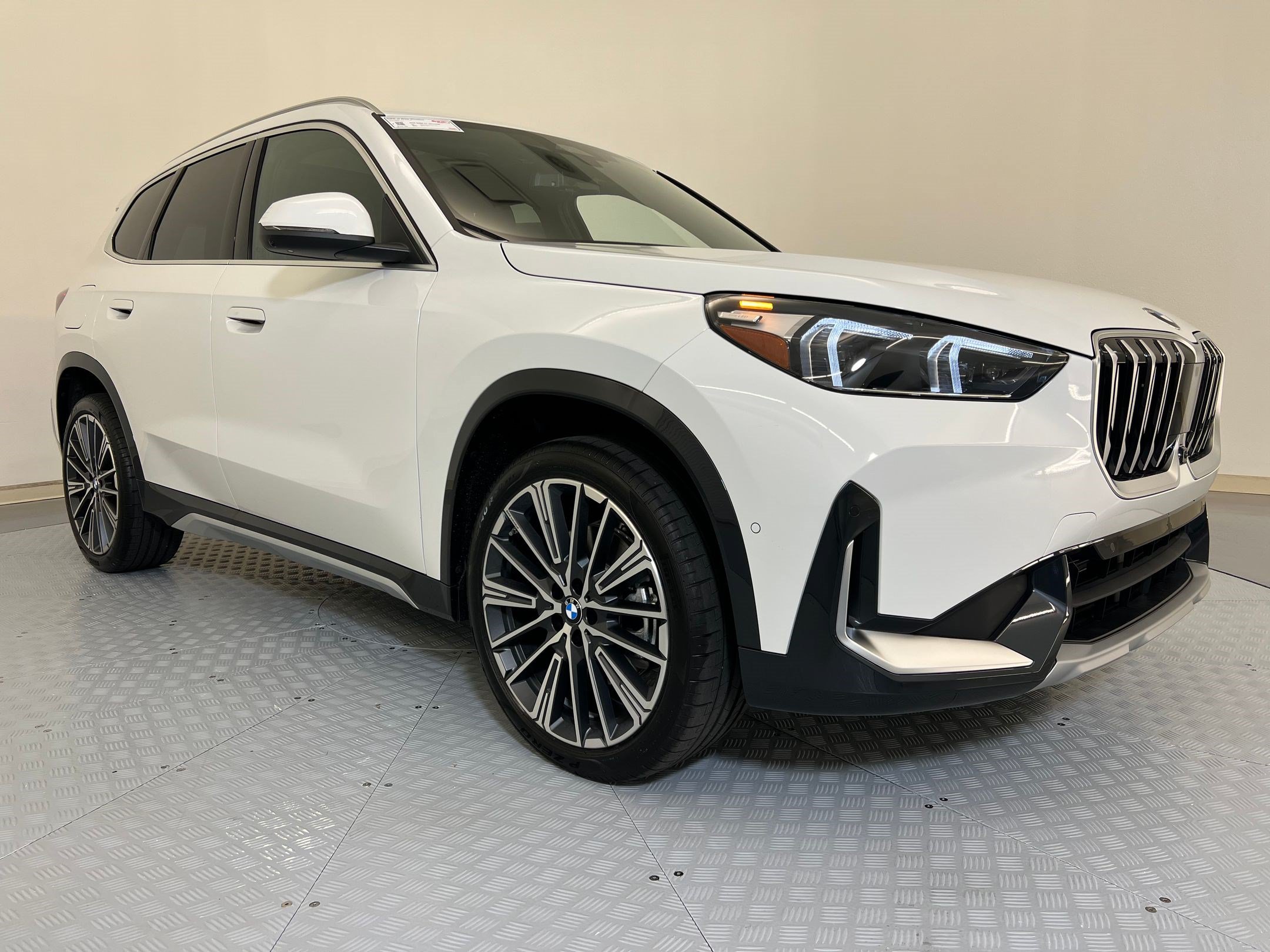 Used 2026 BMW X1 xDrive28i w/ Technology Package AWD/4WD image 6
