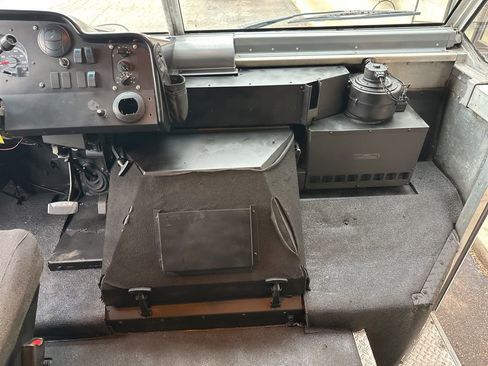 Used 2009 Ford E-350 and Econoline 350 Super Duty image 11