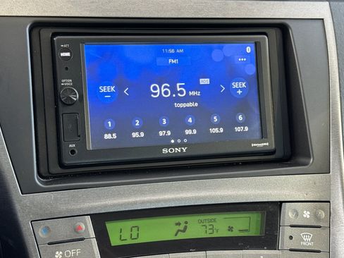 Used 2015 Toyota Prius Five FWD image 24