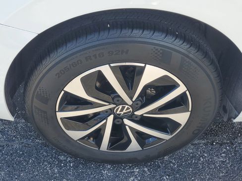 Certified 2023 Volkswagen Jetta S FWD image 9