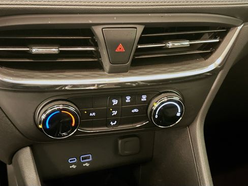 Used 2025 Buick Encore GX Preferred image 23