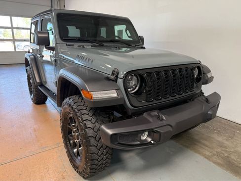 Used 2026 Jeep Wrangler Sport AWD/4WD image 5