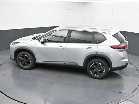 Used 2024 Nissan Rogue SV AWD/4WD image 40