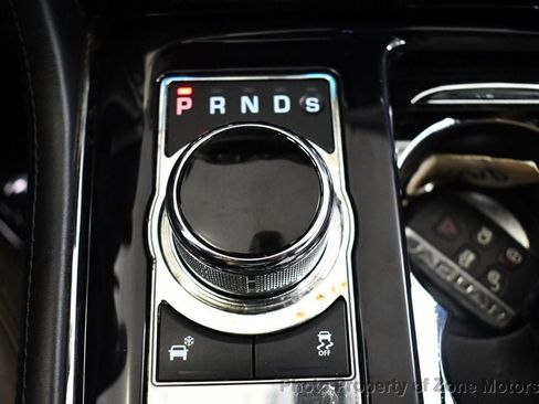 Used 2015 Jaguar XJ image 50