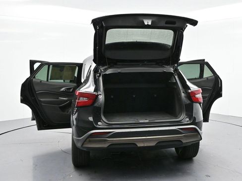 Used 2025 Chevrolet Trax ACTIV w/ Sunroof Package FWD image 38