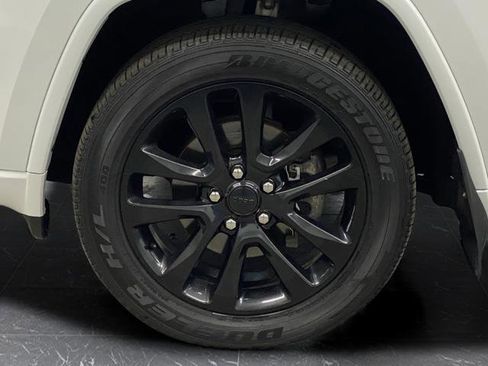 Certified 2020 Jeep Grand Cherokee Altitude image 37