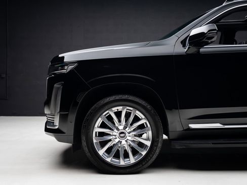 Used 2023 Cadillac Escalade ESV Premium Luxury w/ LPO, Floor Liner Package AWD/4WD image 18