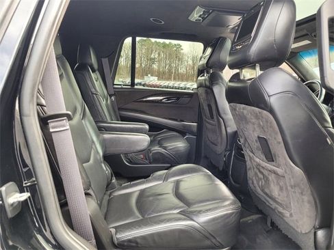 Used 2016 Cadillac Escalade Platinum image 16