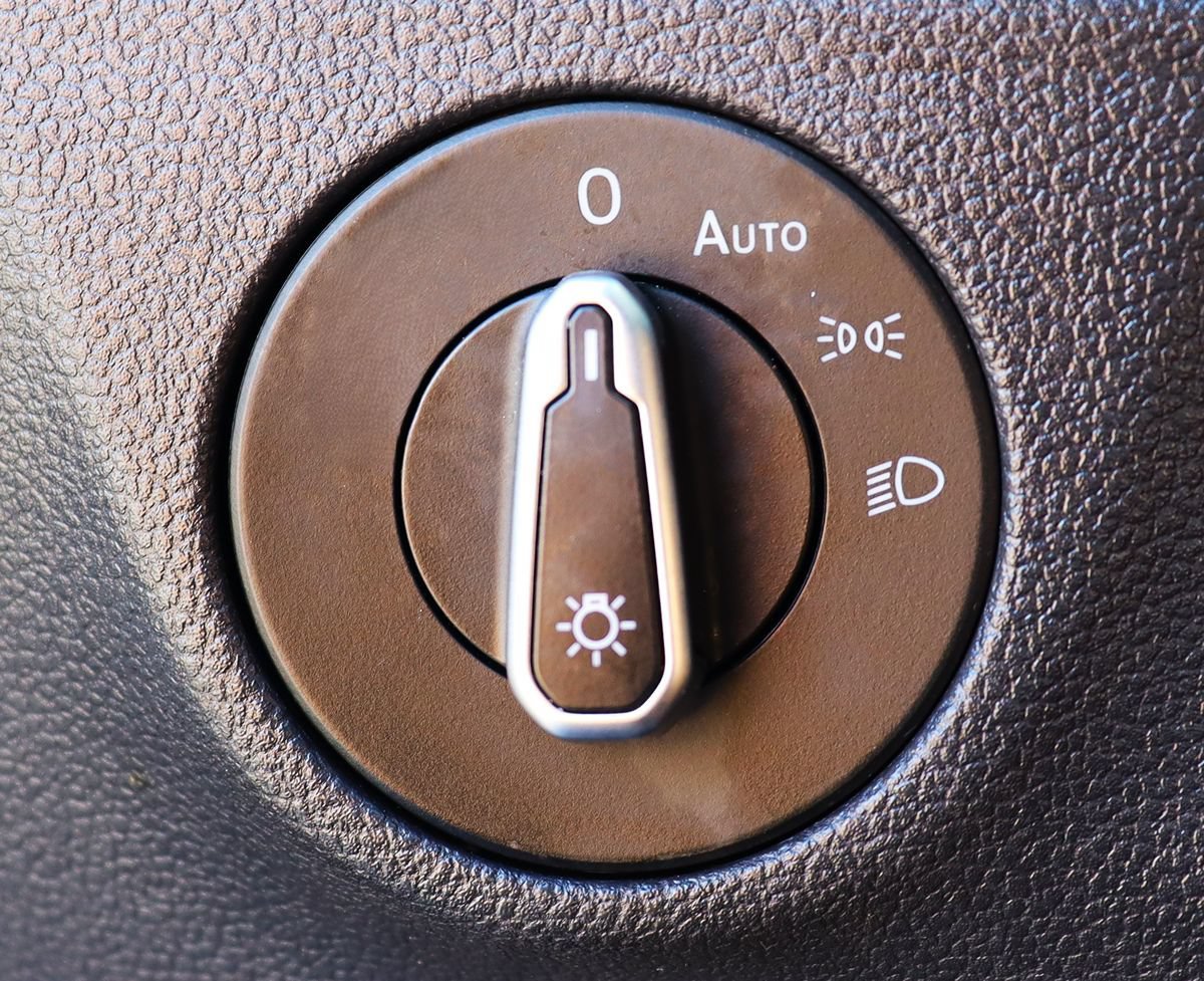 Used 2022 Volkswagen Jetta SE FWD image 42