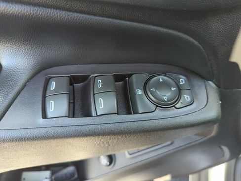 Used 2019 Chevrolet Equinox Premier FWD image 33