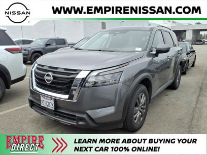 Certified 2025 Nissan Pathfinder SV