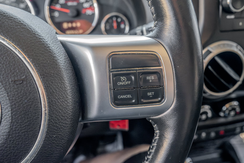 Used 2016 Jeep Wrangler Unlimited Rubicon AWD/4WD image 33