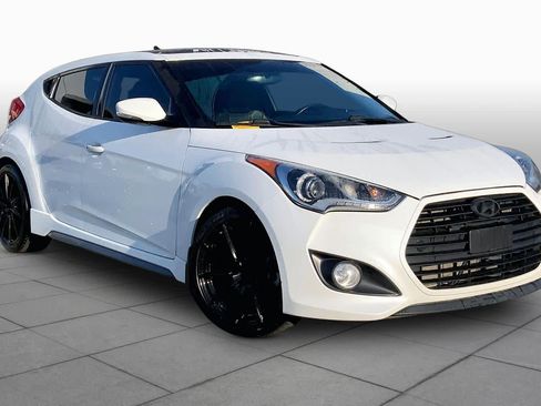 Used 2014 Hyundai Veloster Turbo w/ Turbo Technology Package 04 FWD image 2