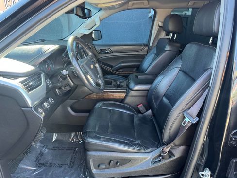 Used 2016 Chevrolet Suburban LT image 10