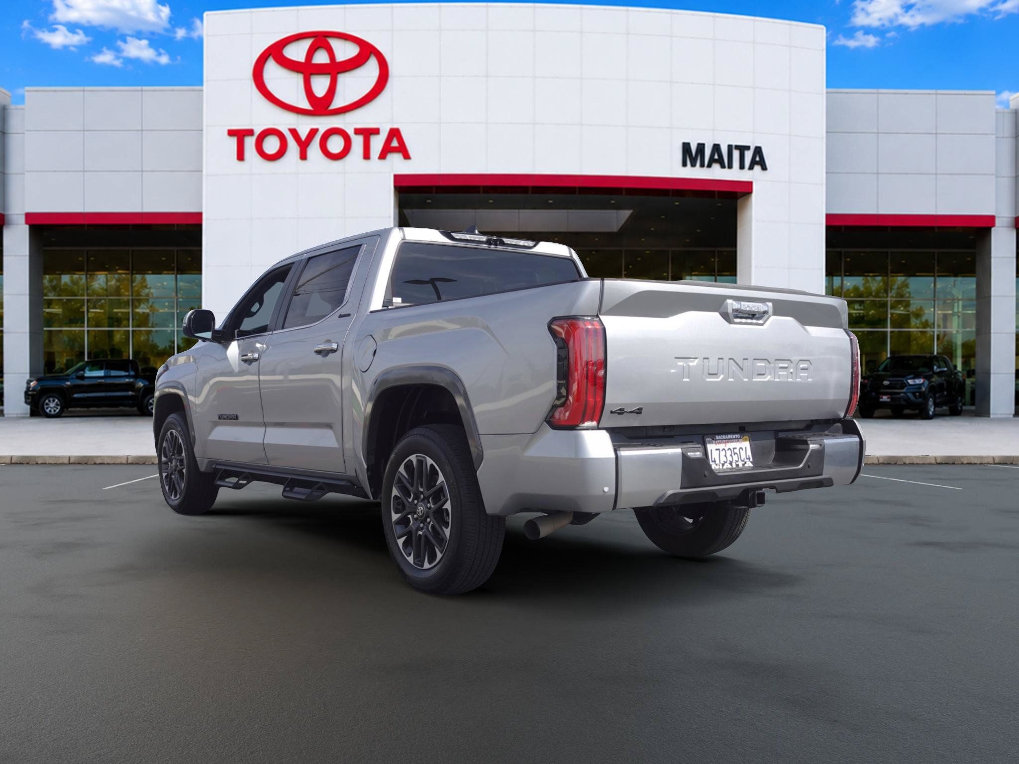 Used 2025 Toyota Tundra Limited AWD/4WD image 5