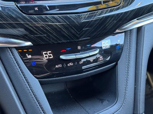 Certified 2022 Cadillac XT6 Premium Luxury w/ Technology Package image 20