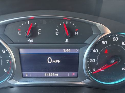 Used 2023 Chevrolet Traverse LT image 18