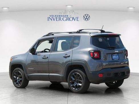 Used 2017 Jeep Renegade Latitude w/ Popular Equipment Group AWD/4WD image 5