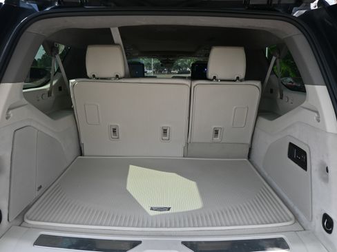 Used 2025 Cadillac Escalade ESV Sport Platinum w/ LPO, ONYX Package AWD/4WD image 37