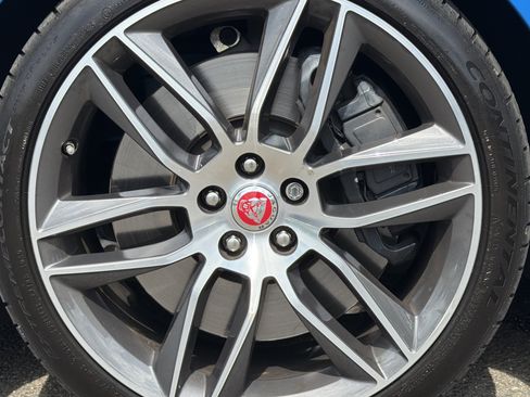 Used 2018 Jaguar F-TYPE R-Dynamic AWD/4WD image 12