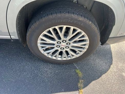 Used 2024 GMC Acadia Denali w/ Super Cruise Package FWD image 13