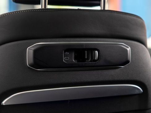 Used 2025 BMW X7 xDrive40i image 42