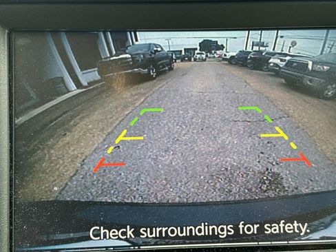 Used 2019 INFINITI QX50 Luxe w/ Navigation Package FWD image 32