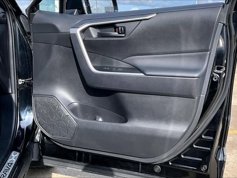 Used 2024 Toyota RAV4 LE image 23